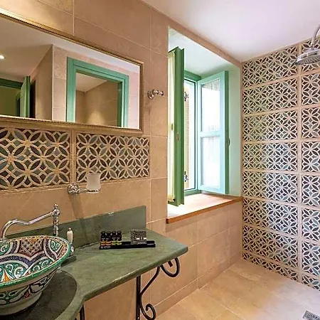 فندق Sperveri Boutique 4*